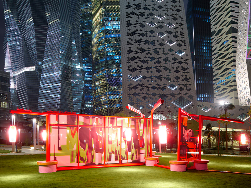 Meeting at the edge of the heat